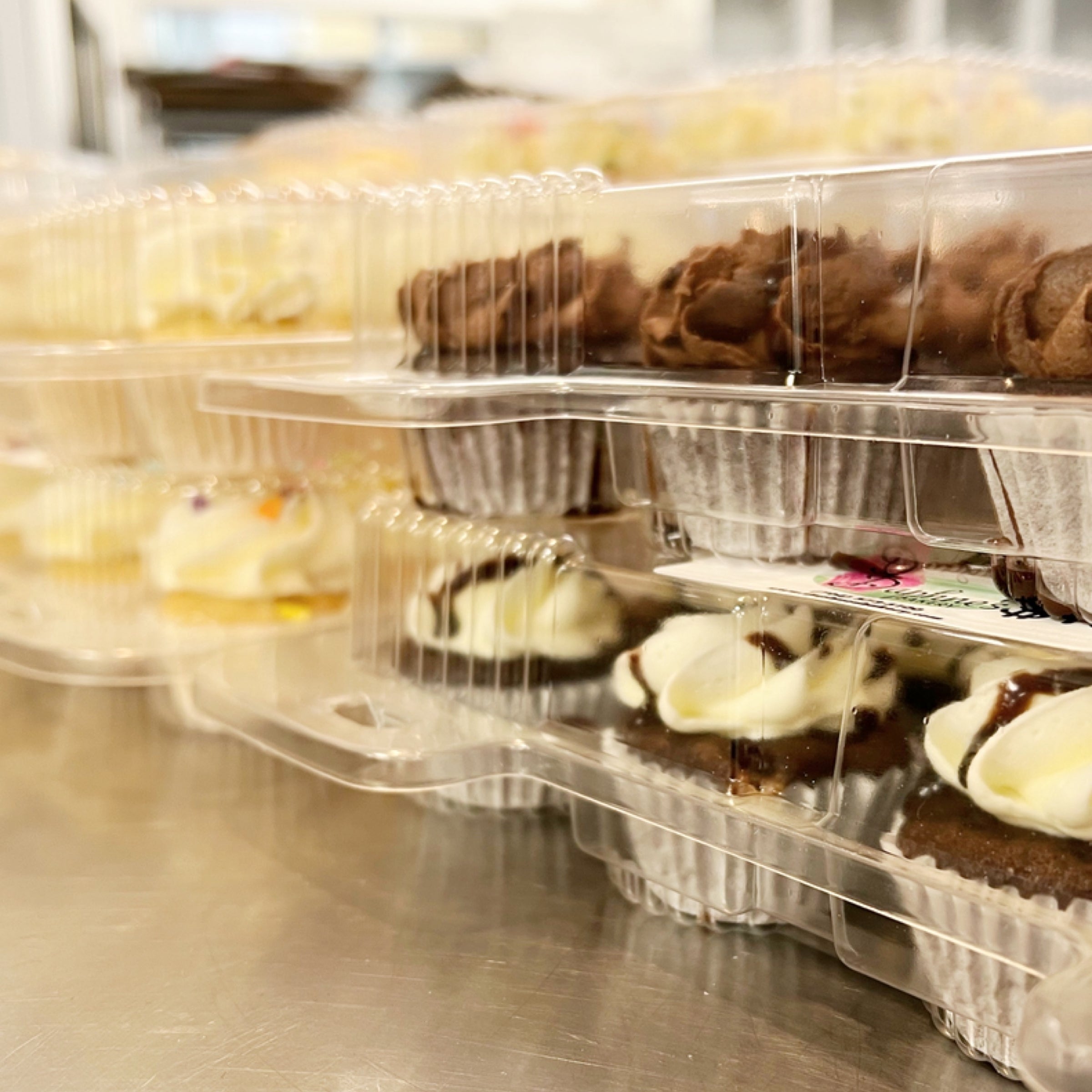 Mini Cupcakes | Daphne's Bakery | Cupcakes, Cookies & Coffee in